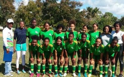 Selección seibana de fútbol femenino se alza con medalla de oro en los Juegos Escolares 2019